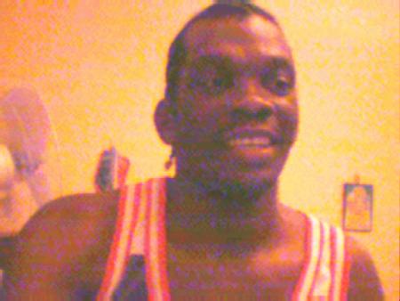 toujours souriant